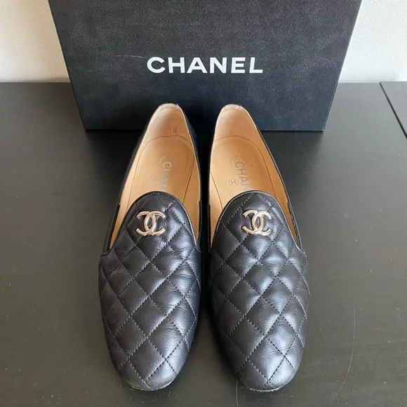 EUC Chanel CC Lambskin Quilted Leather Loafers Flats size 37.5 fits 6.5 - Picture 1 of 11